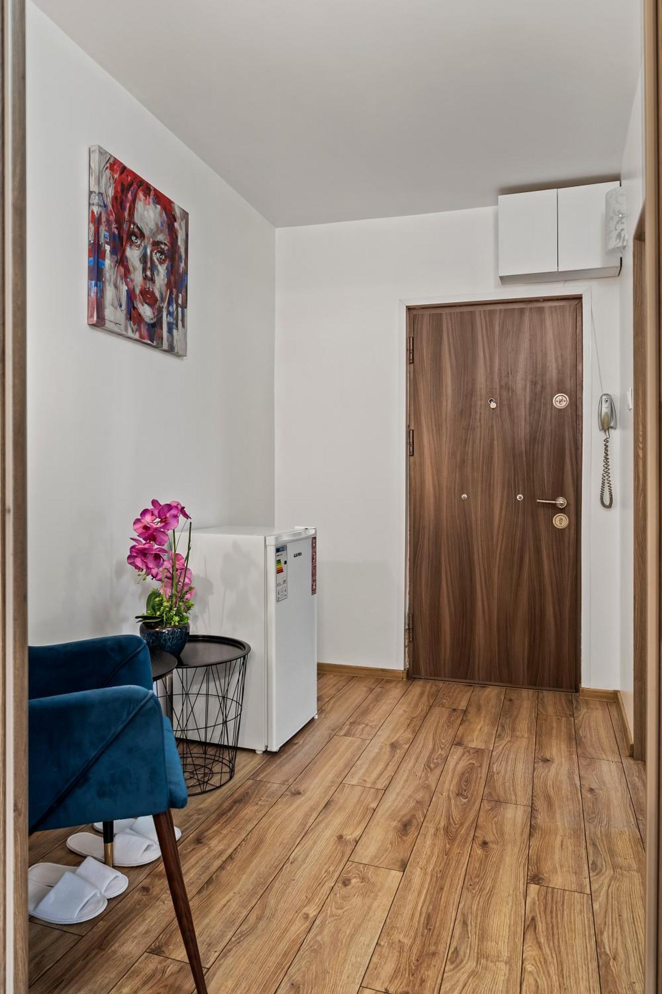 Garsoniera De Lux Si Eleganta Drumul Taberei Bucharest Exterior photo